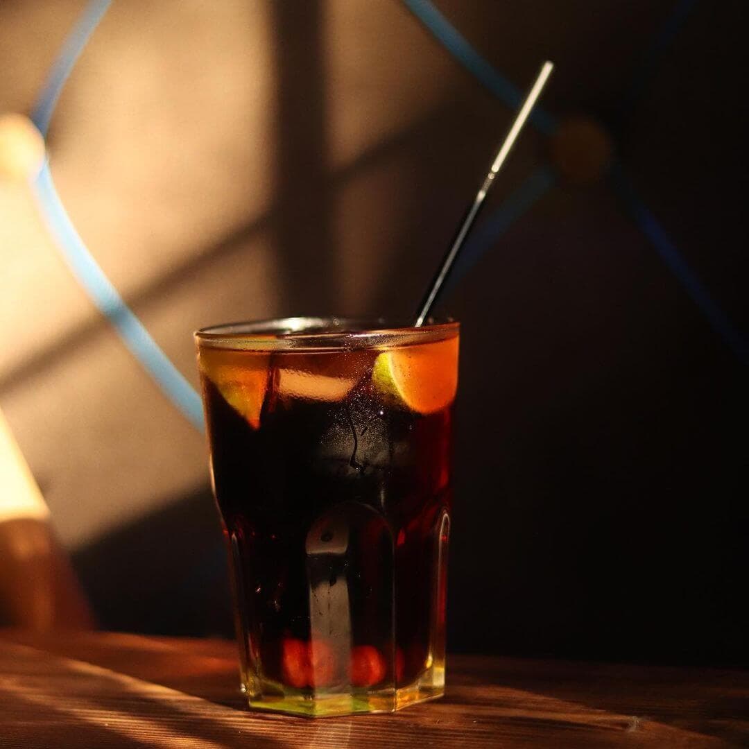 Bunker cafe - Галерея, розваги, їжа, напої