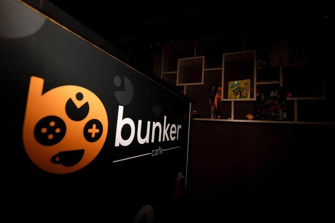 Bunker cafe - Галерея, розваги, їжа, напої